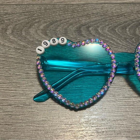 Eras Tour 1989 Bejewelled Glassses - Picture 3 of 3